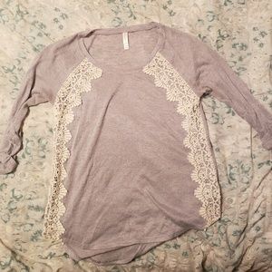 Quarter sleeve shirt